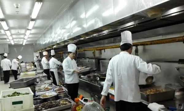 山東某食品公司廚房使用一噸燃氣模塊爐!